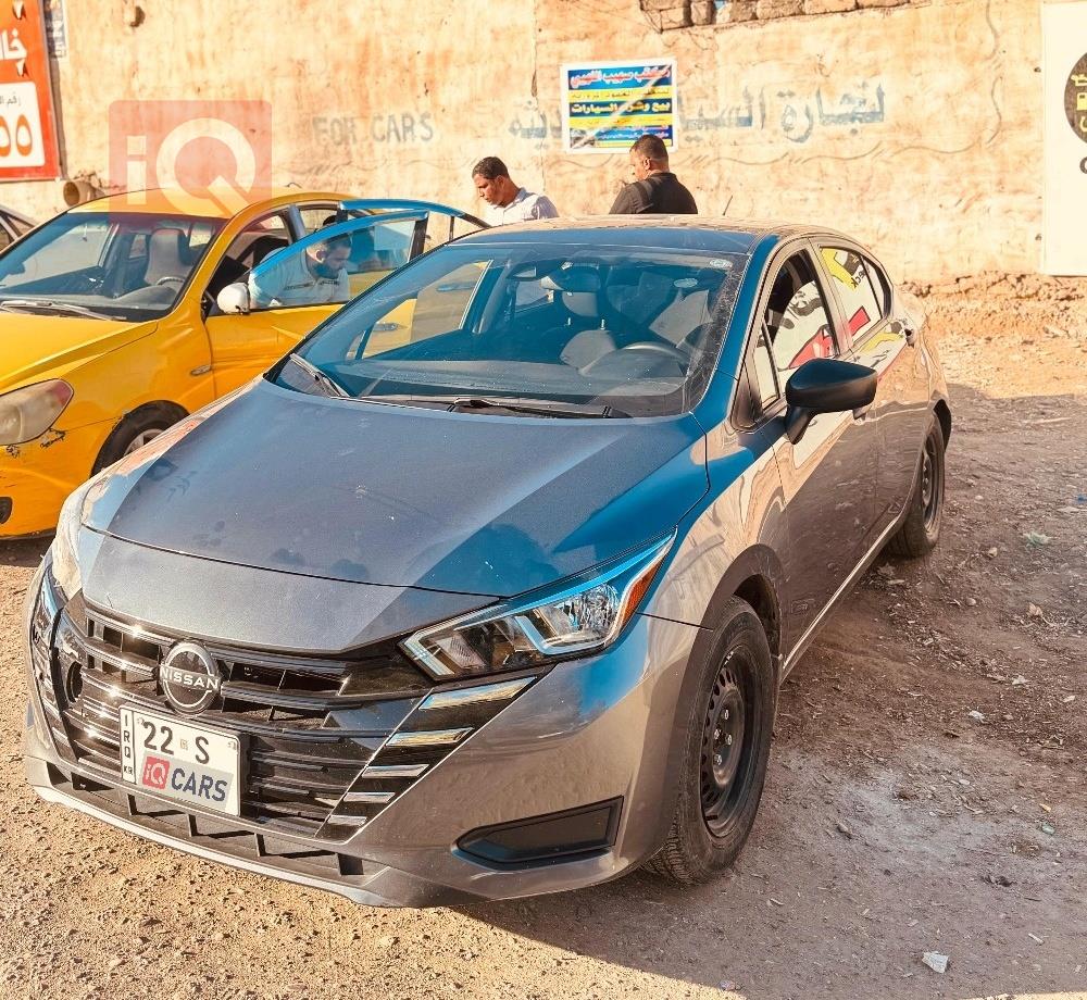 نيسان فيرسا